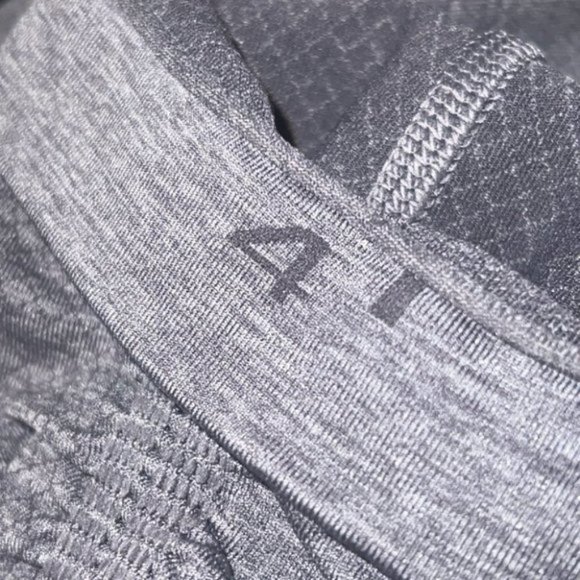 lululemon gray seamless crop compression tights size 4 - Picture 10 of 10